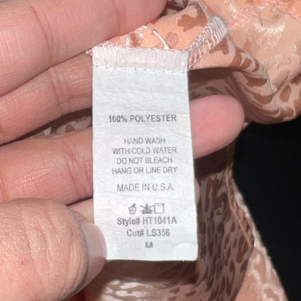 Haptics by Holly Harper Silky Peach Leopard Print Blouse Size Medium - Picture 4 of 4